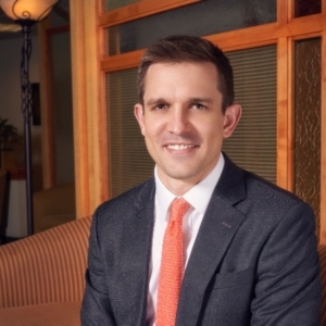 Dr. Brett Raynor